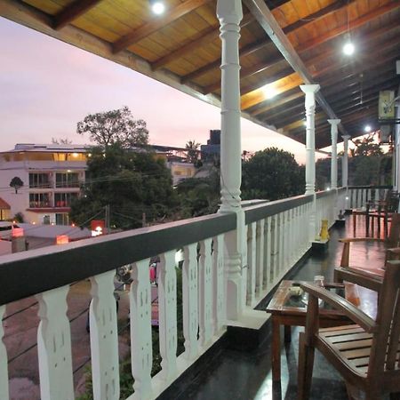 Sunny Mood Guest House Unawatuna Exteriör bild