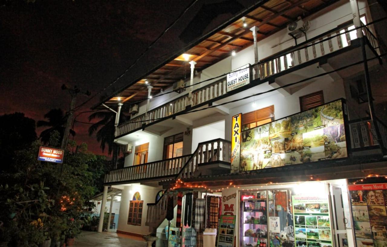 Sunny Mood Guest House Unawatuna Exteriör bild