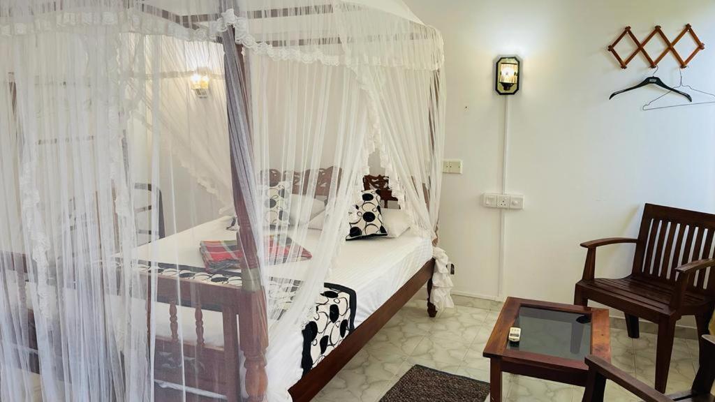 Sunny Mood Guest House Unawatuna Exteriör bild