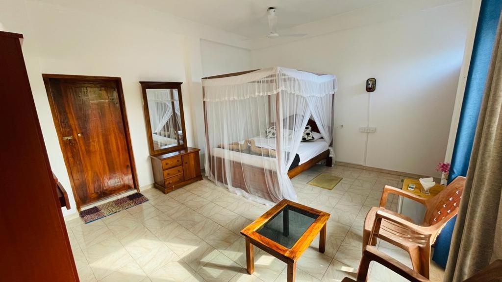 Sunny Mood Guest House Unawatuna Exteriör bild
