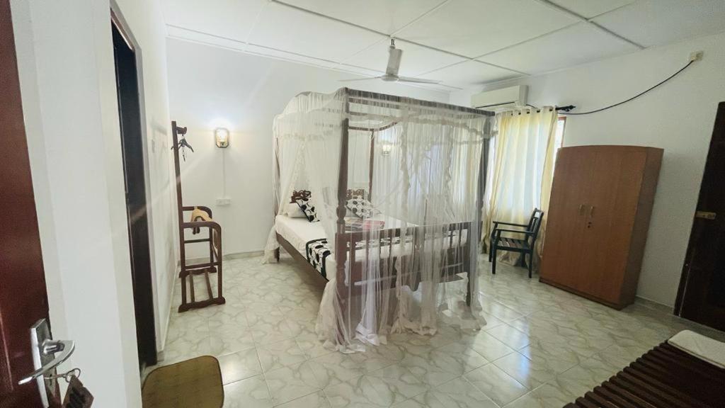 Sunny Mood Guest House Unawatuna Exteriör bild